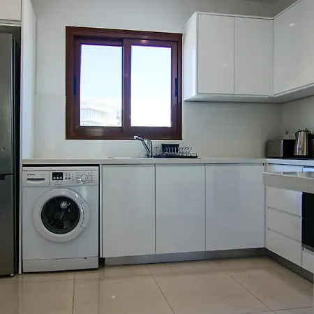 Phaedrus Living: Seaside Flat Constantinos 113 * Paphos